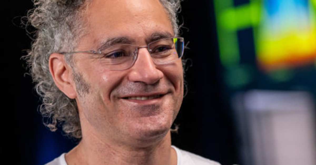 Palantir CEO Sells 254 Million in Shares But I'm Looking to Buy