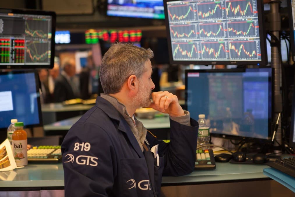 Stocks Try to Stabilize as Palantir Pays the 'Valuation Tax'