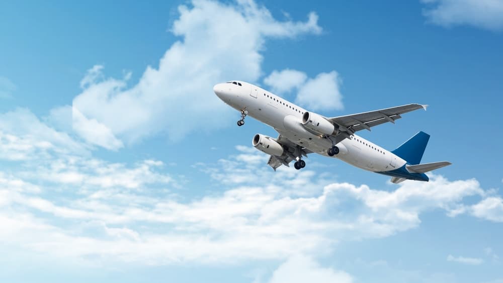 Grading the Top Airlines as Jet Fuel Prices Slide — Only One Gets an A