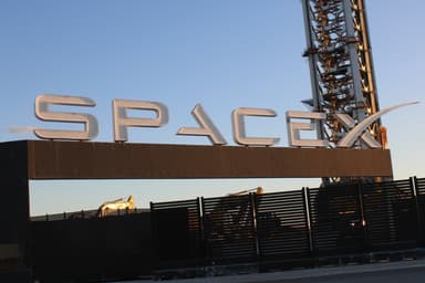 I Usually Trade Risky Small-Caps. Here’s Why I’m Also in Amazon, SpaceX