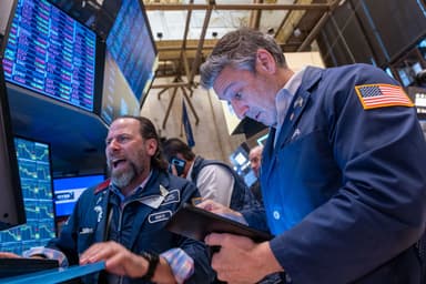 Weekly Roundup: Portfolio Maintains Lead as Select Holdings Do the Heavy Lifting