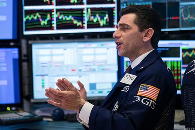 A Pop in PayPal Despite a Sloppy Market
