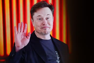 SpaceX’s Spectrum Move Hits Wireless Carriers: 8 Key Items Shaping the Stock Market Friday