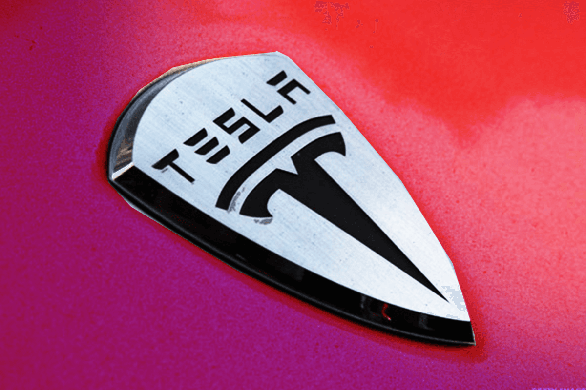 Tesla Among Top-3 Stocks to Short as Downtrend Continues