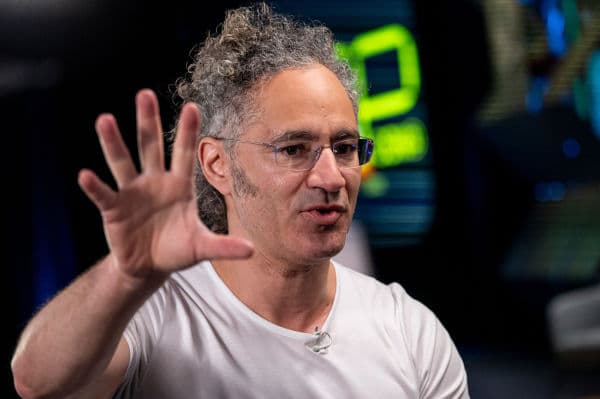 Sticking With This Palantir Price Target After CEO Details AI ‘Frontier’ Concerns