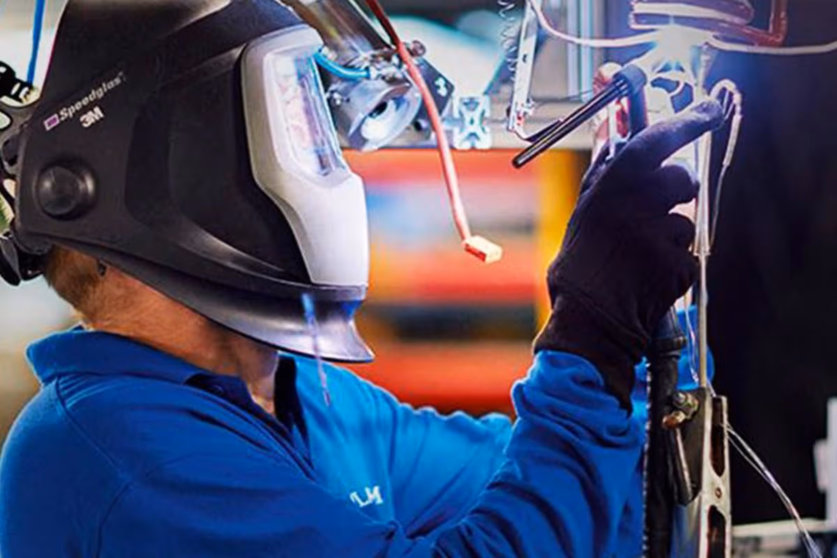 As Corning’s Shares Shatter, the Buying Opportunity Is Clear