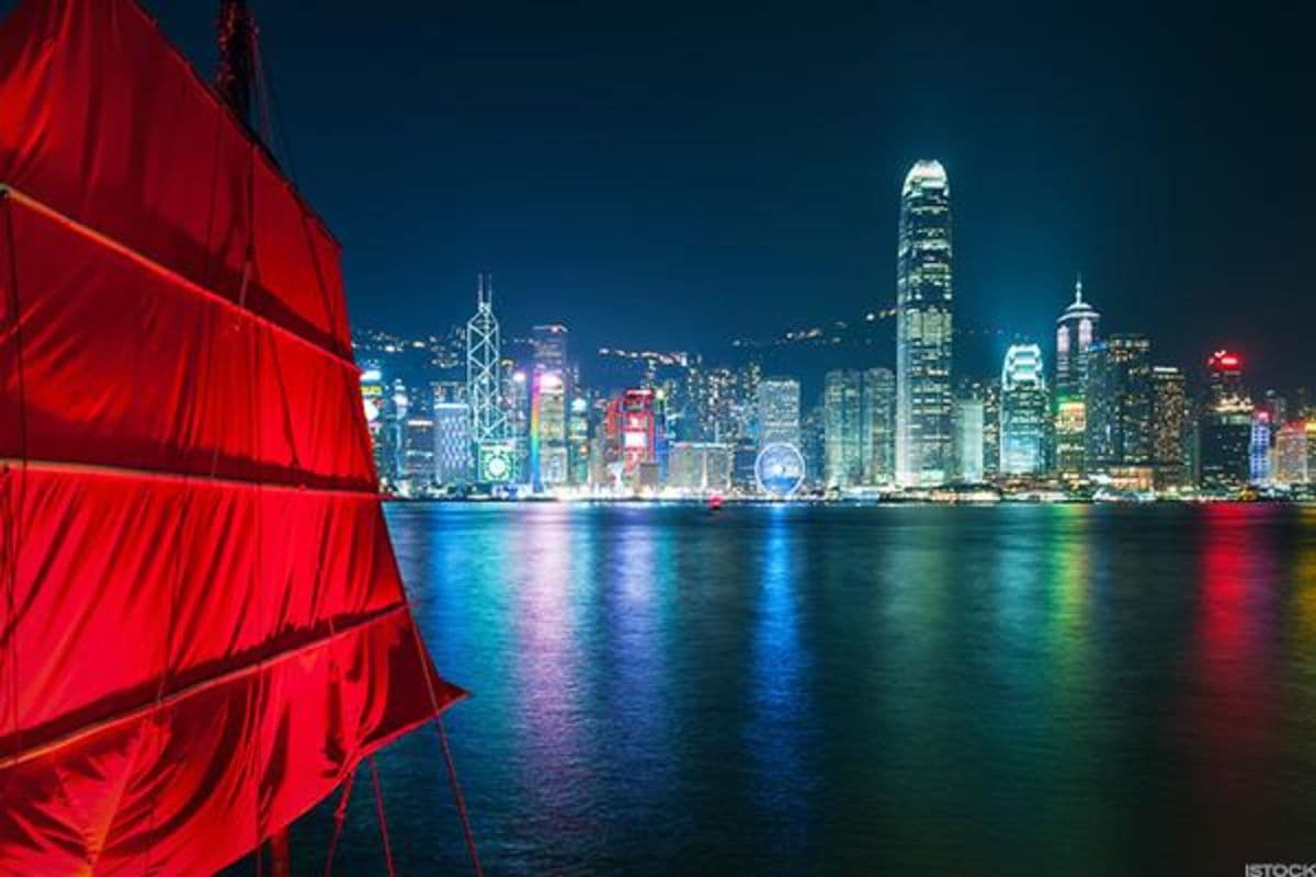To Lure Investors, Hong Kong Goes for a ‘Big Bang’ Tax Policy