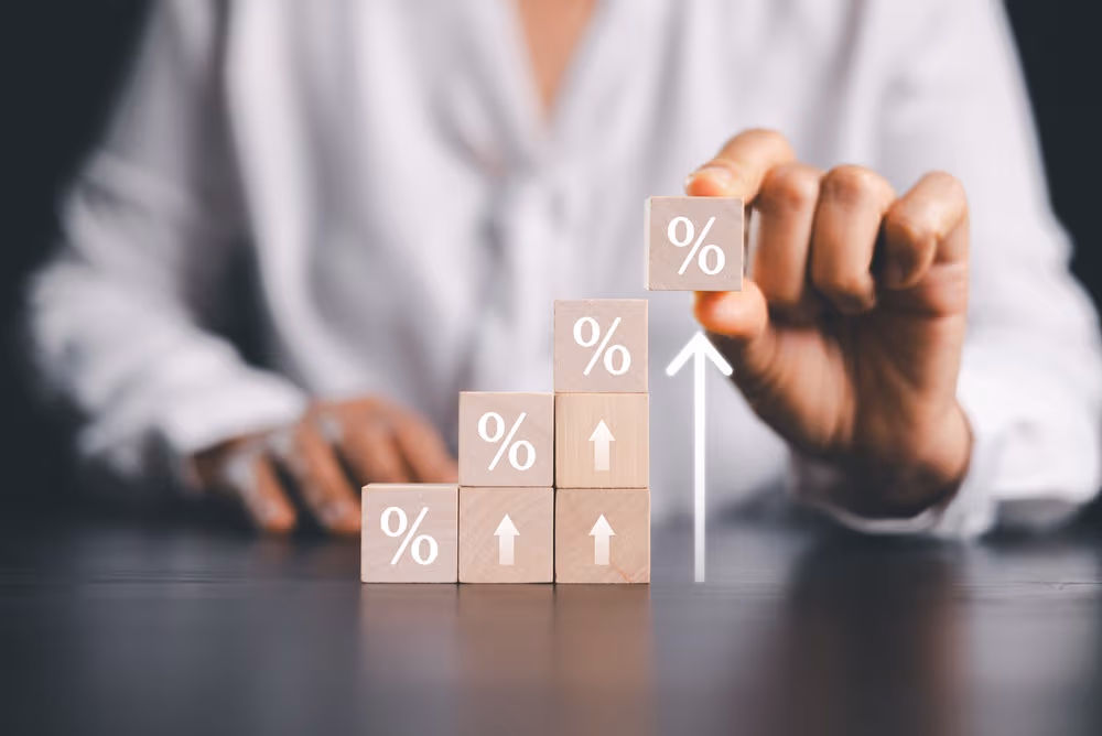 Interest Rate Worries Trap Bulls and Gain Momentum