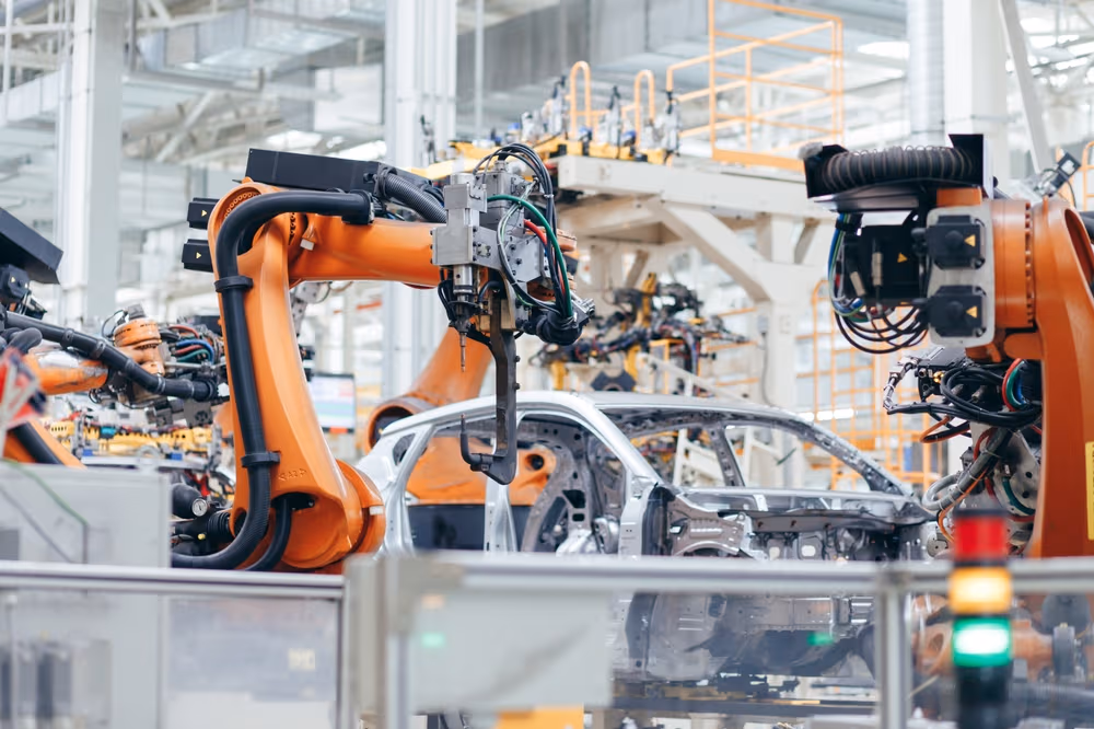 Industrial Output Jumps the Most Since April to Highest Since 2018